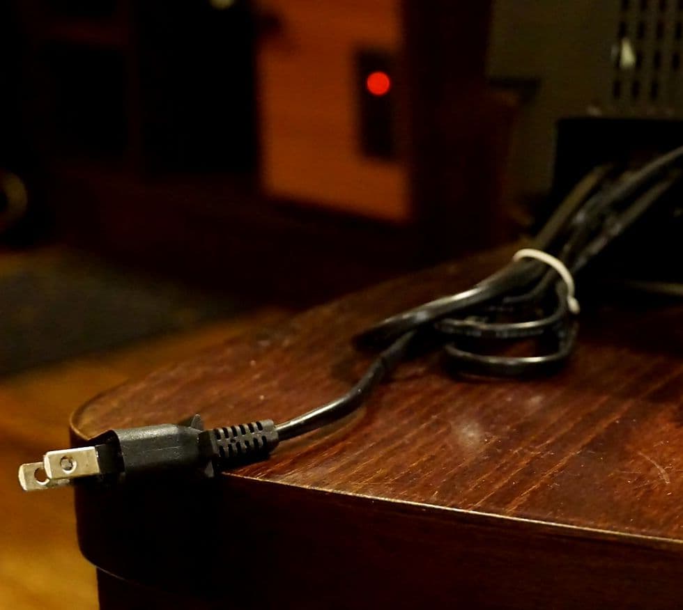 吊り下げモニター