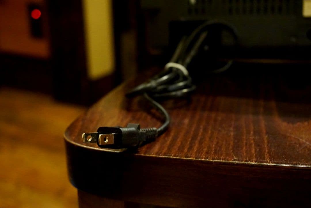 吊り下げモニター