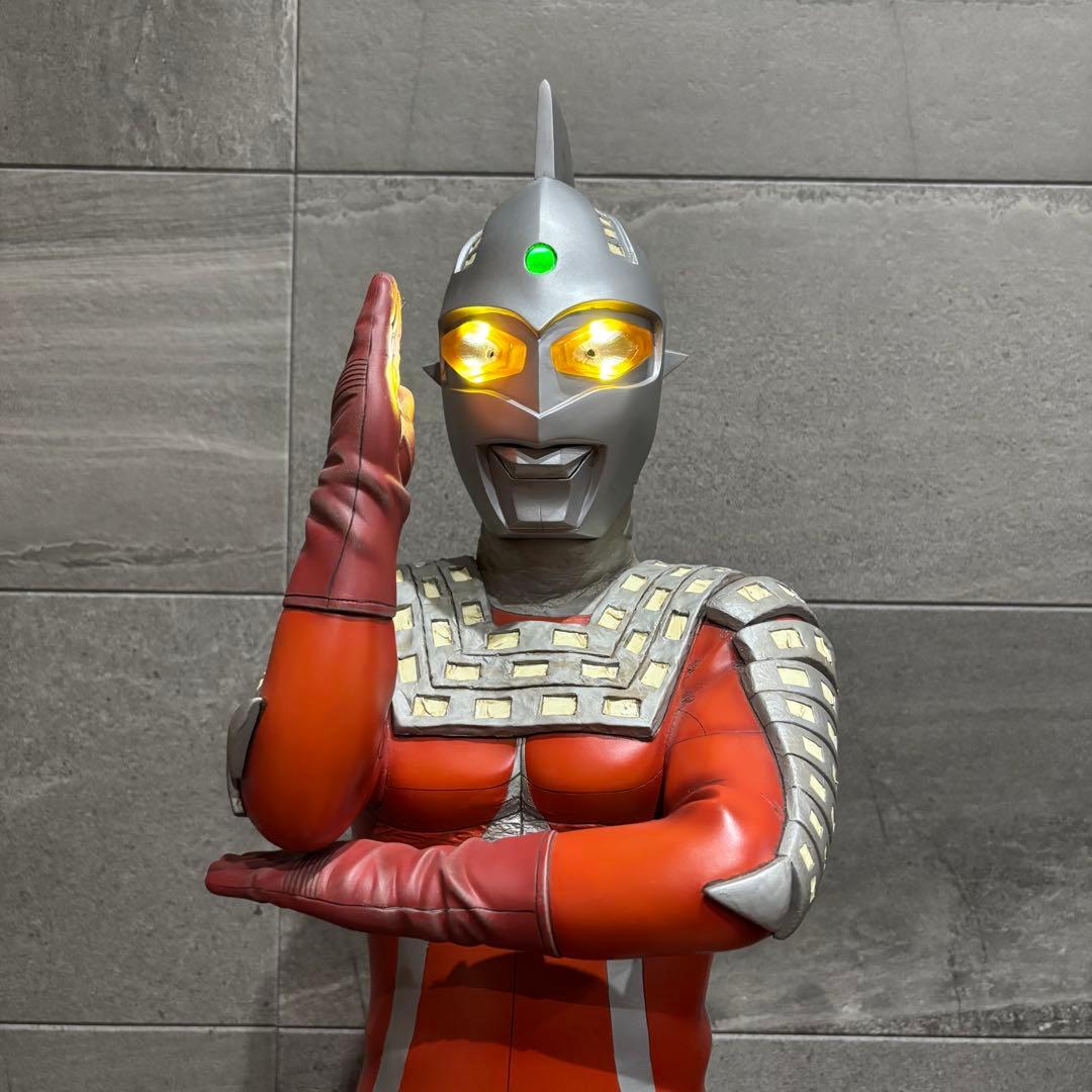 パラノイア工房 究極完成品 ハイパーホビー ウルトラセブン 特大