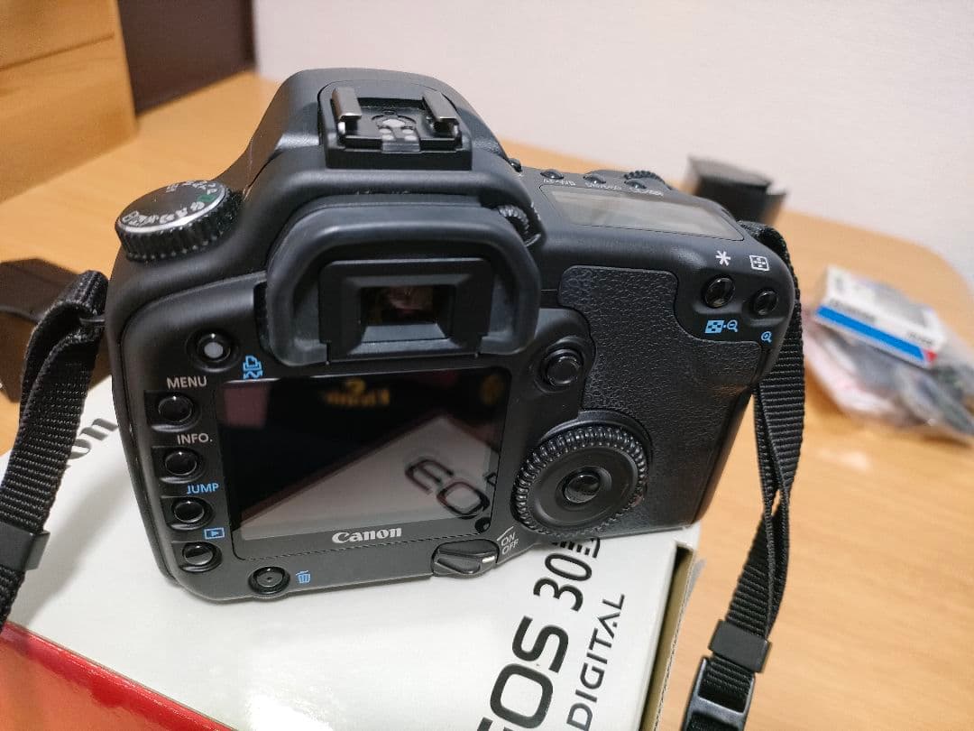 Canon EOS 30D デジタル一眼レフ カメラ