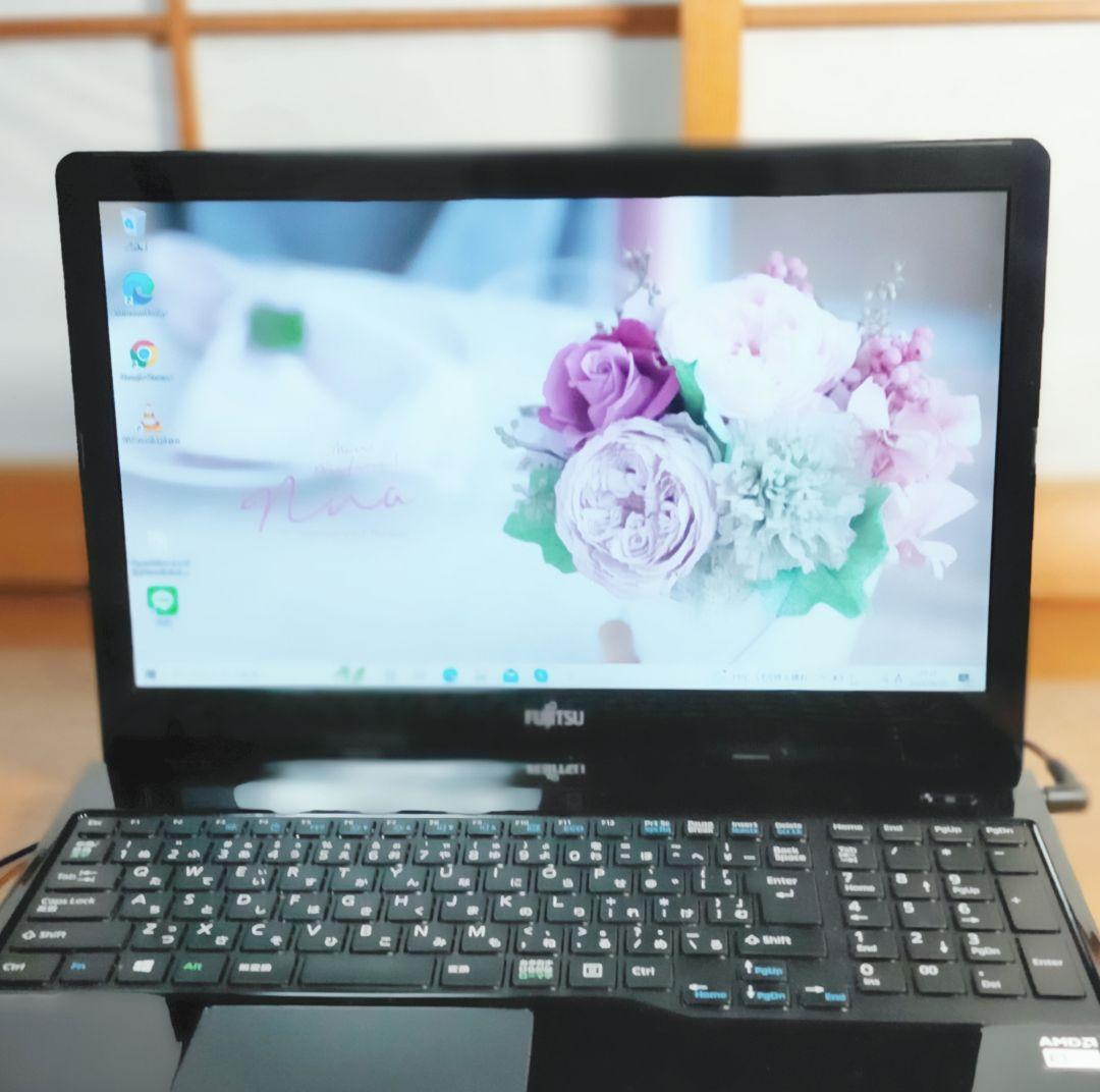 富士通ノートパソコン♪カメラ付きで動画視聴♪事務作業やオンライン学習に最適