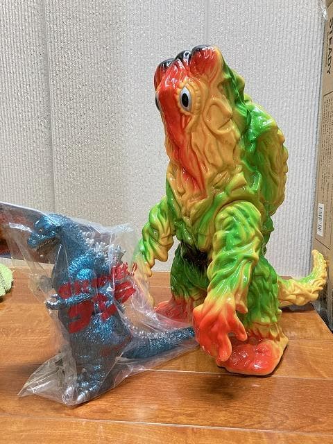 特大サイズ デラックス・ヘドラ M1号 ゴジラ ソフビ 怪獣 - メルカリ