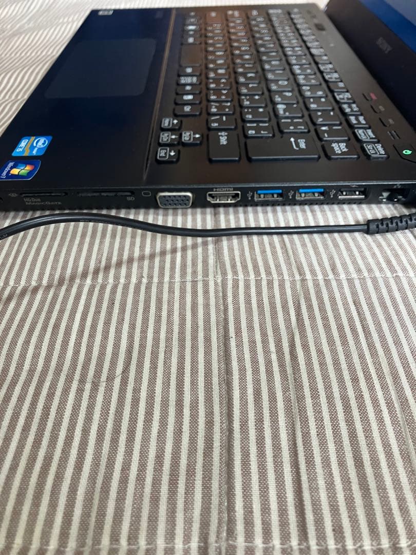 SONY SVS131B12N、13.3インチ、ノート型パソコン