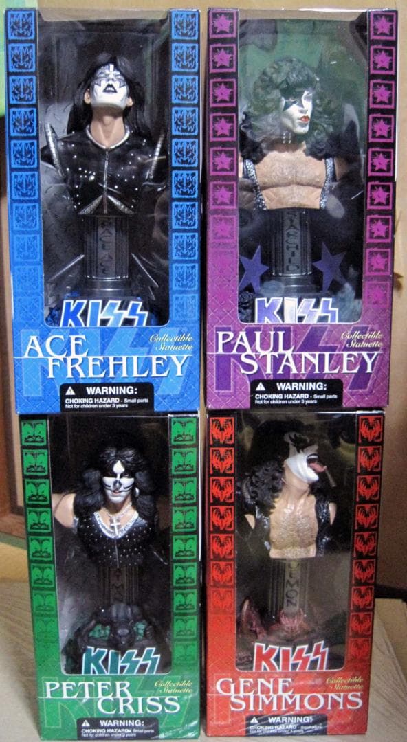 KISS スタチュー カラー4体フルセット　マクファーレン社　フィギュア KISS McFarlane Toys 1997 KISS Ultra Action Figure Set of 4 Whole