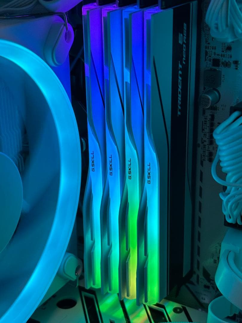 t*t様 G.SKILL DDR5 PC5-51200 16GB×4枚 RGB