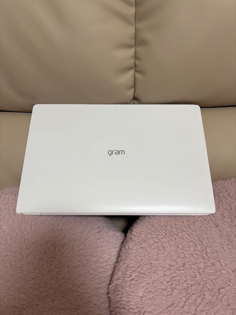 【メモリ増設済！】LG gram ノートパソコン 14z980 拡張性と携行性を兼ね備えた激軽ノートPC！LG Gram 14 14Z980-GA55Jは