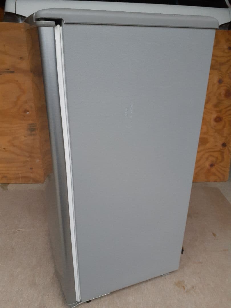 AQUA ノンフロン直冷式冷蔵庫　AQR-8G シルバー　アクア　冷蔵庫　直冷式
