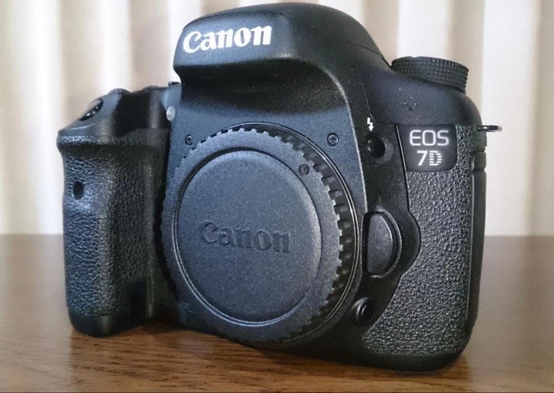 Canon EOS 7D デジタル一眼レフカメラ