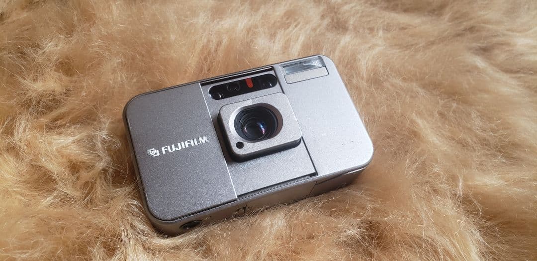 フィルムカメラ FUJIFILM Tiara
