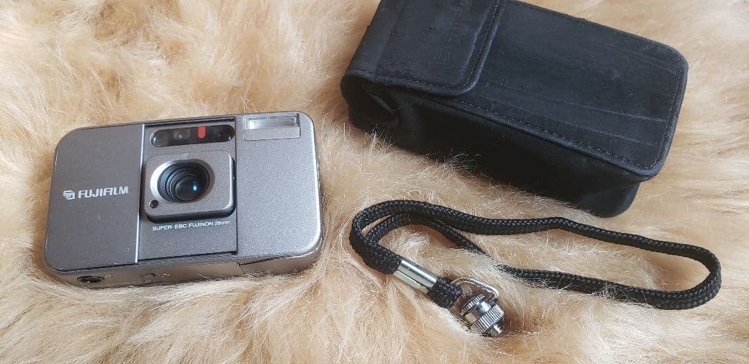 フィルムカメラ FUJIFILM Tiara