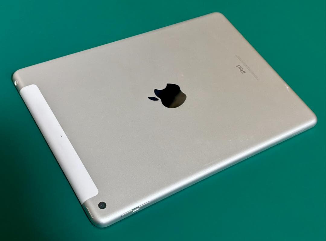 Apple iPad 第6世代 シルバー 本体 ジャンク