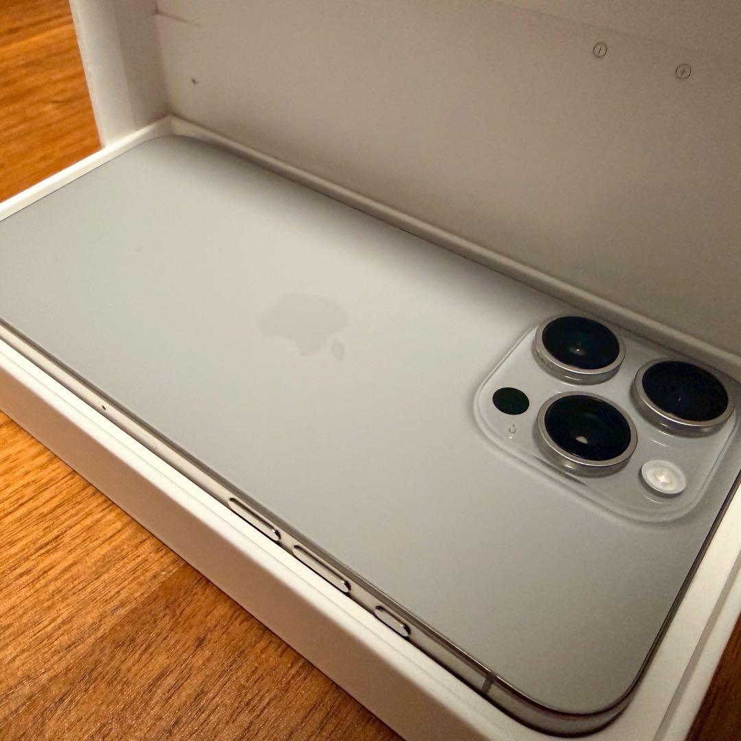 Apple iPhone 15 Pro Max ナチュラルチタニウム 本体 iPhone 15 Pro Max 1TB - ナチュラルチタニウム（SIMフリー）[整備済
