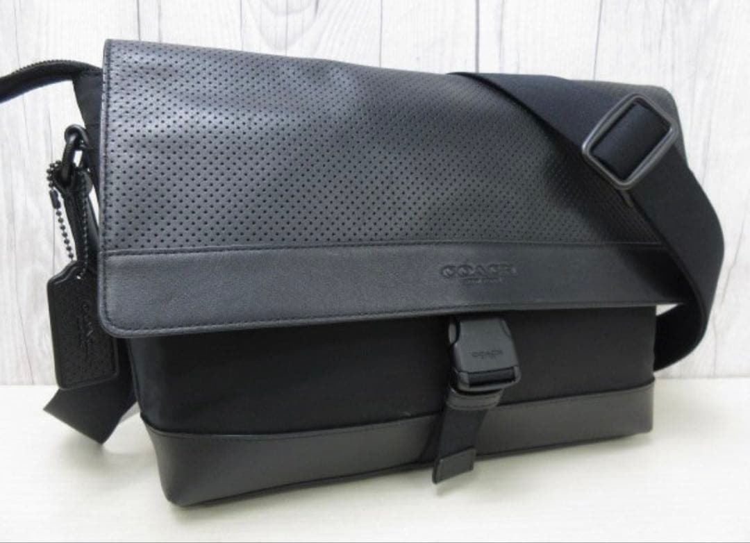 カンくん Twisted Wonderland Playful Land Figurines Release | TikTok