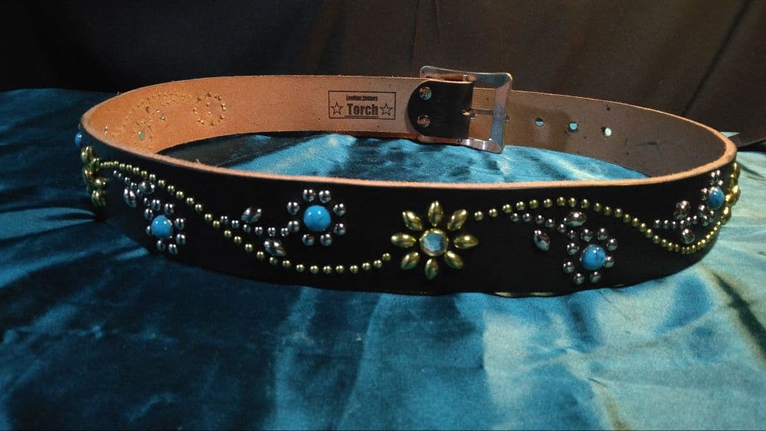 zohi昭南ベンズレザーツタ＆フラワースタッズベルト　ニッケル＆ブラス 昭南ベンズツタ＆フラワースタッズベルト ブラック その他ファッション