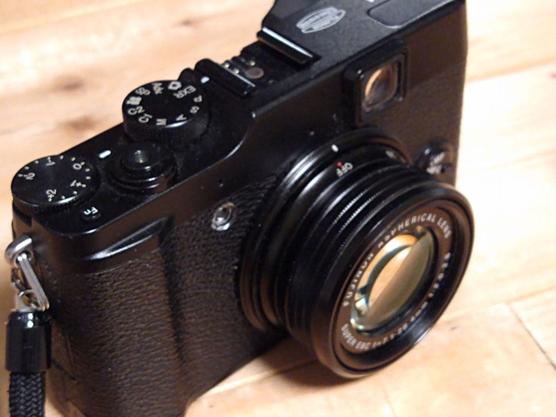 FUJIFILM X10 バッテリー3個付き　美品