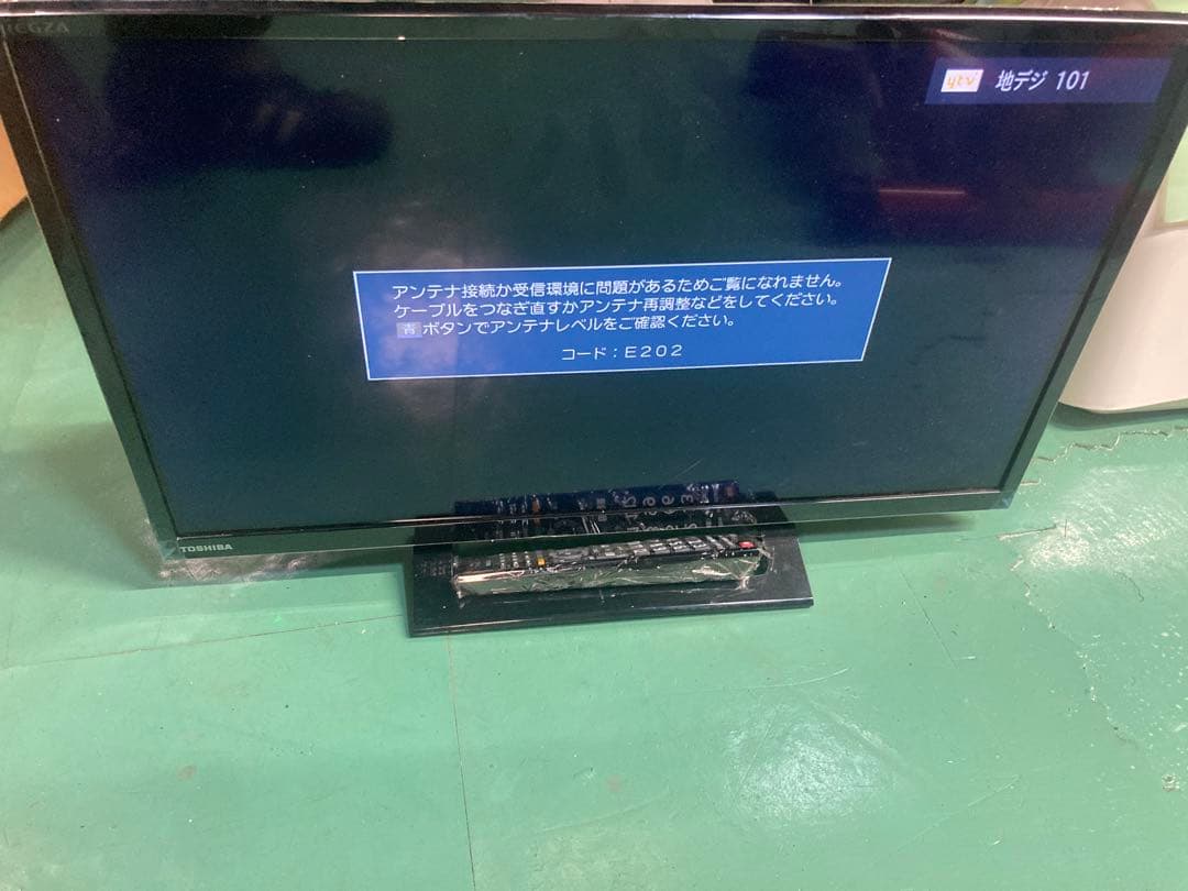 【中古】TOSHIBA　24インチTV　家電　2021年製 24S24