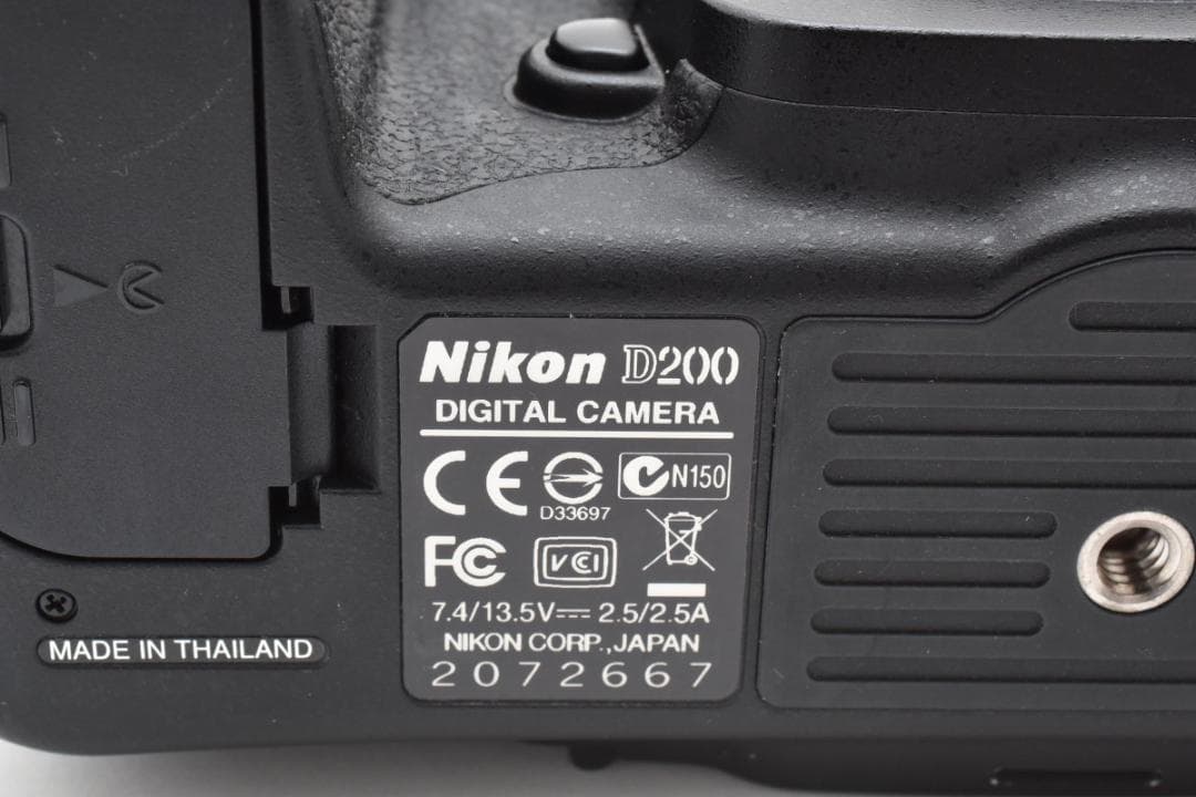 Nikon D200 ボディ ショット数4603枚 A012
