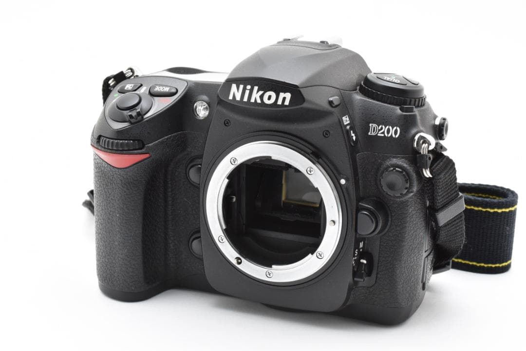 Nikon D200 ボディ ショット数4603枚 A012