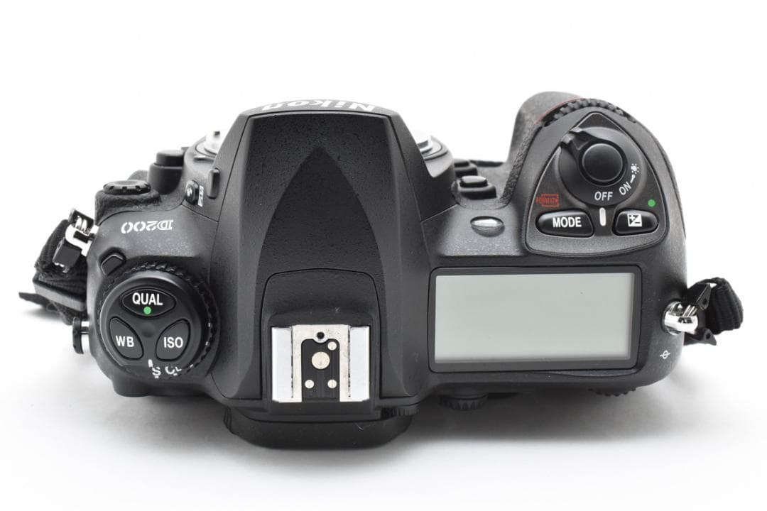 Nikon D200 ボディ ショット数4603枚 A012