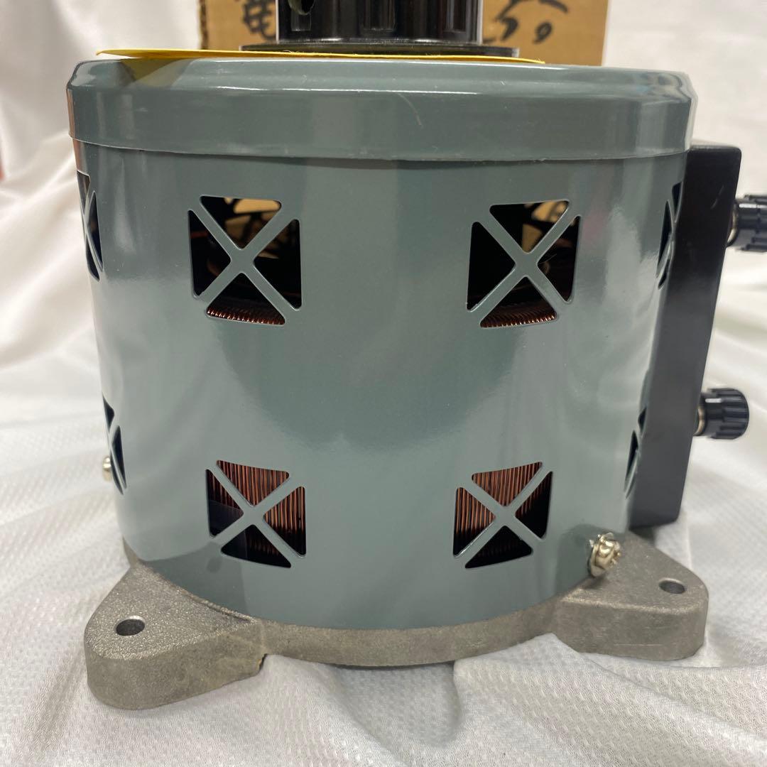 電圧調整器　VAT-105 ボルテージレギュレーター 100V 50/60Hz