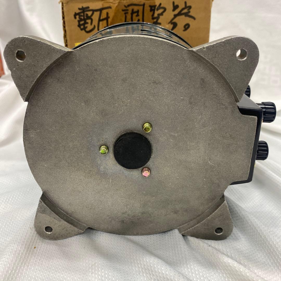 電圧調整器　VAT-105 ボルテージレギュレーター 100V 50/60Hz