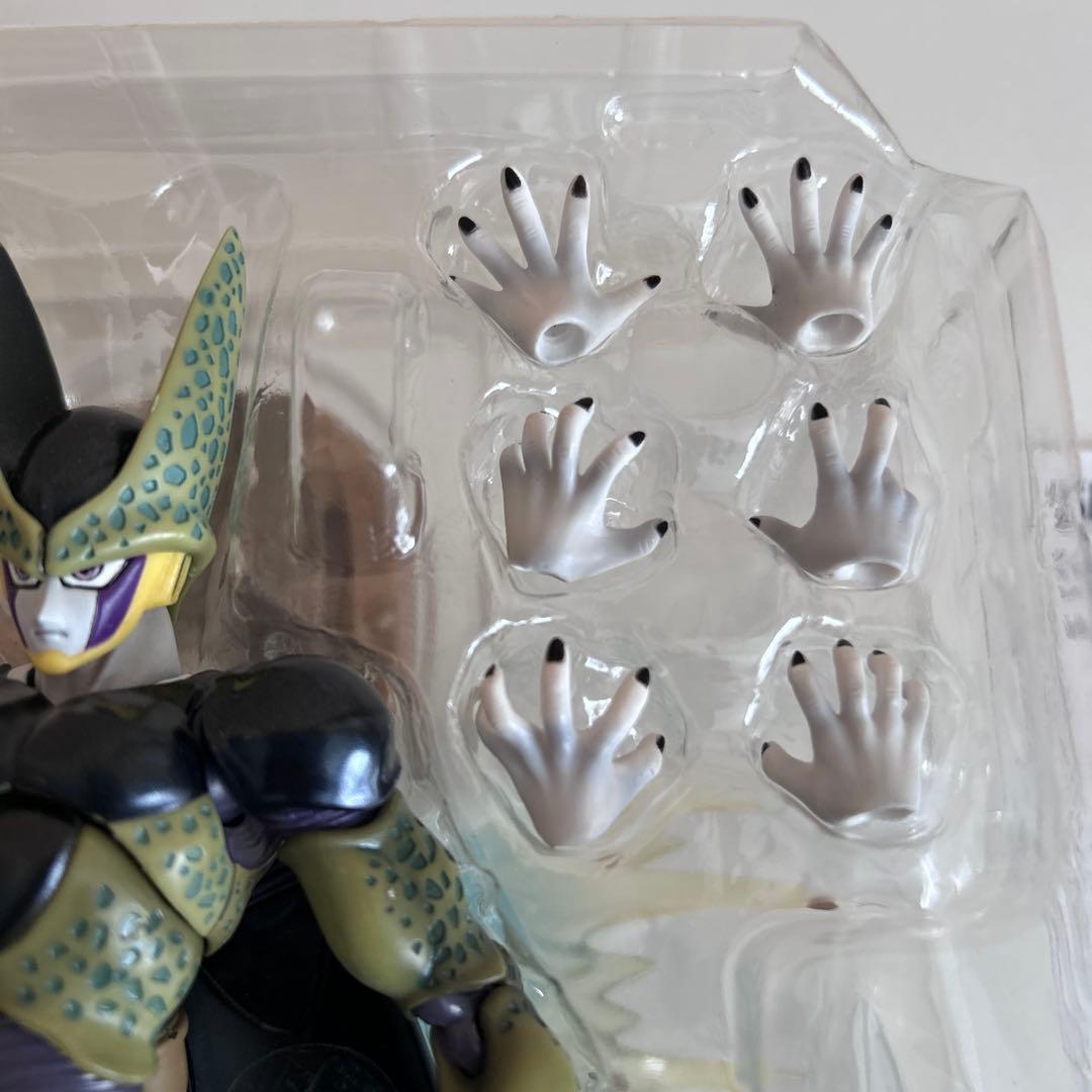 ドラゴンボールZ S.H.Figuarts セル完全体　フィギュア
