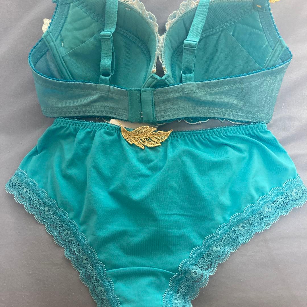 ◇ワコール Salute サルート◇ 71G ブラ&ショーツ E65 - メルカリ