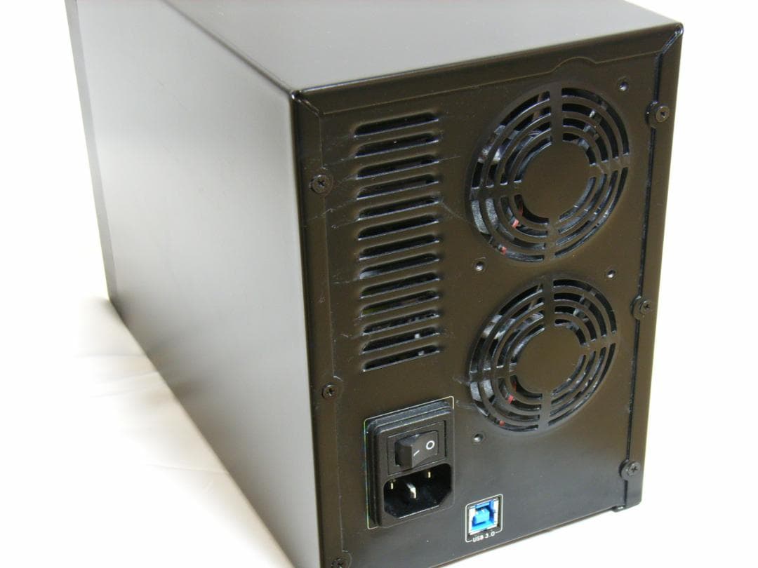 センチュリー　独立電源スイッチ　裸族のカプセルホテル Ver.2　HDD4台