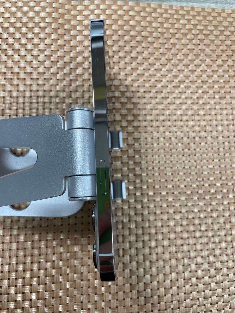 iPhone 13 Pro 256 GB シルバーSIMフリー【5602】