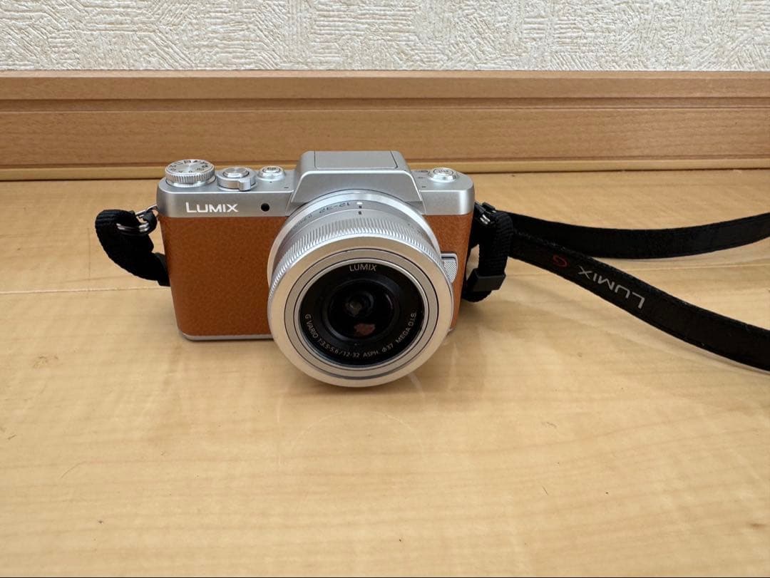 LUMIX コンパクトデジタルカメラ シルバー/ブラウン
