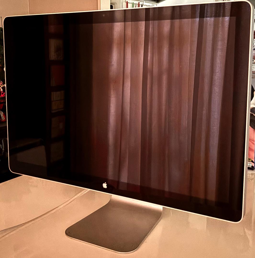 Apple LED Cinema Display 24インチ