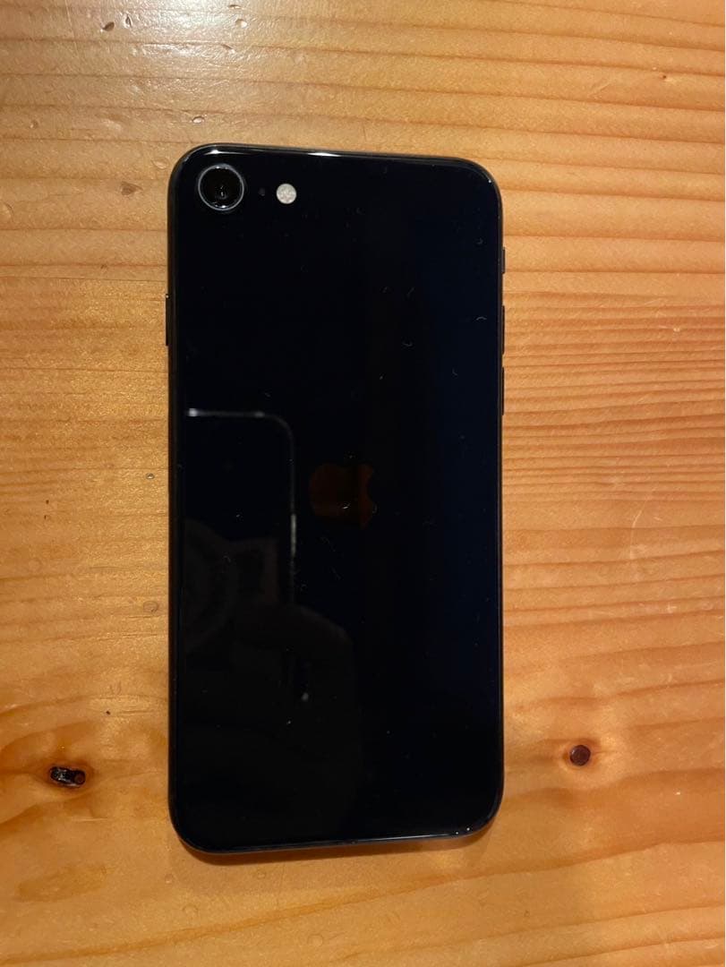 Apple iPhone SE (第3世代) ブラック 本体