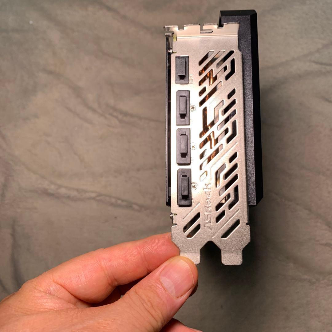 極美品　ASRock AMD Radeon RX 7800 XT 16GB OC