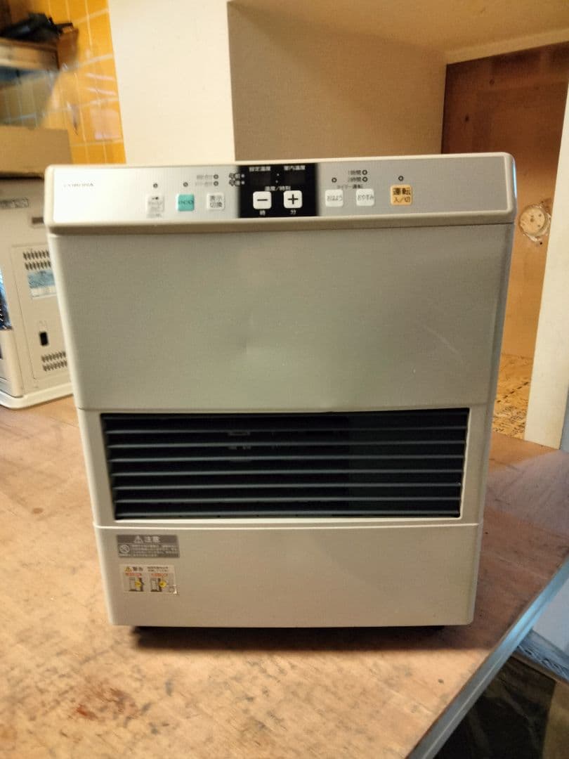 札幌発コロナFF温風石油ストーブ！品番「FF‐VG4214S」2014年式中古品 札幌発コロナFF温風石油ストーブ品番「FF‐VG4214S」2014年式中古品⑰