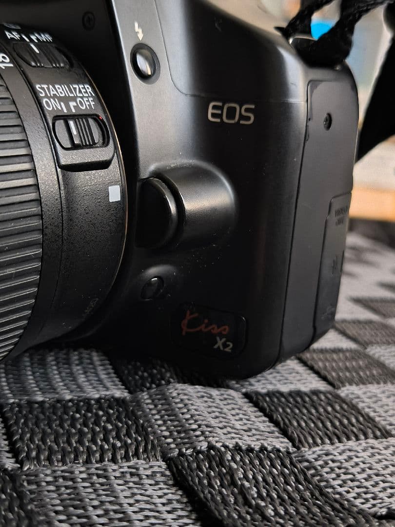 Canon　デジタル一眼レフカメラ　EOS Kiss X2