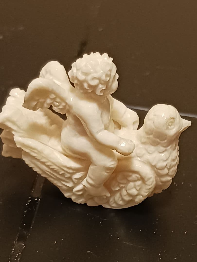 天使 エンジェル 鳩 はと 彫刻 根付 天然素材 楽天市場】鳩と百合持つ