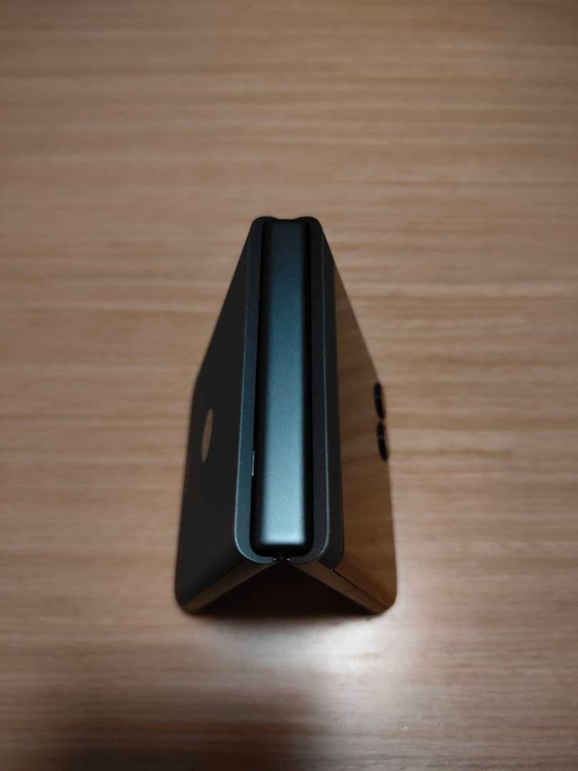 motorola razr 50s　折りたたみ式スマートフォン 本体