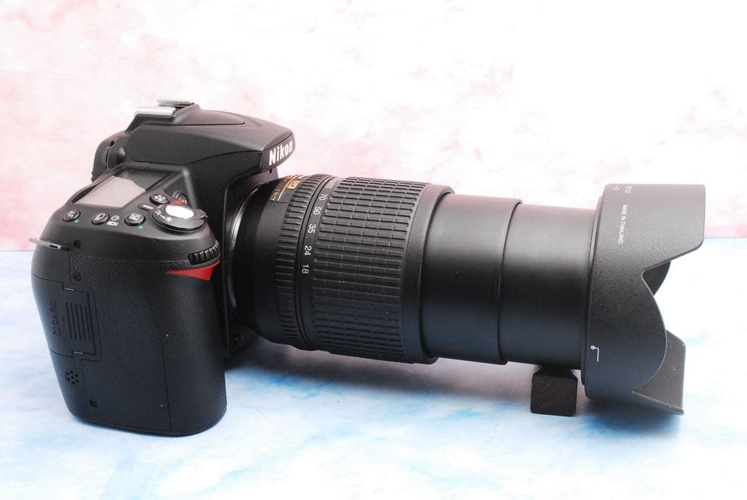 ▪️ニコン D90▪️一眼レフカメラ▪️新品級のS数▪️近くも遠くもこれ1本▪️