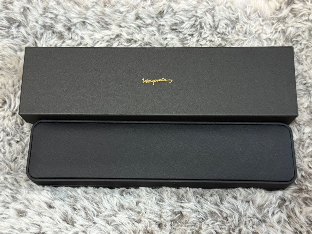 Independent -Red Stone- Designed by HYDE