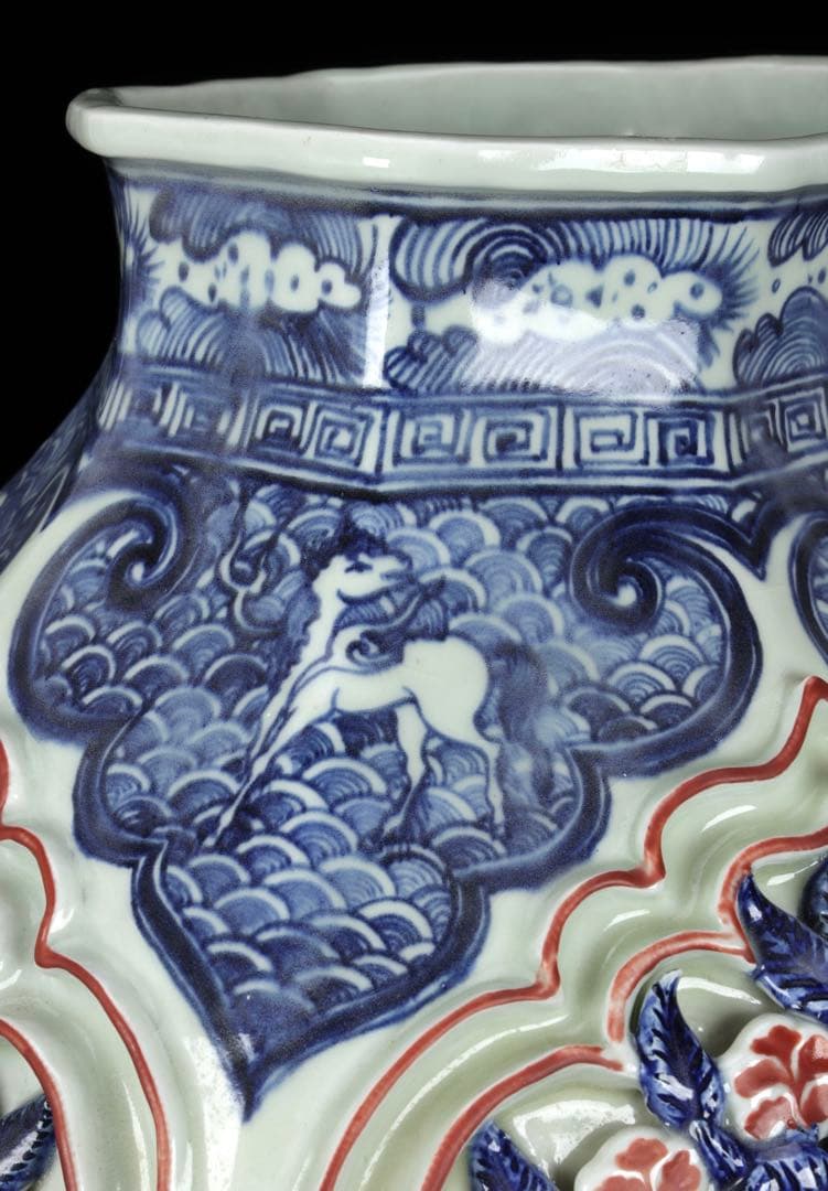 壺 中国古玩 青花釉裏紅透彫花弁麒麟紋壺 唐物 飾壺 花瓶 時代物 古