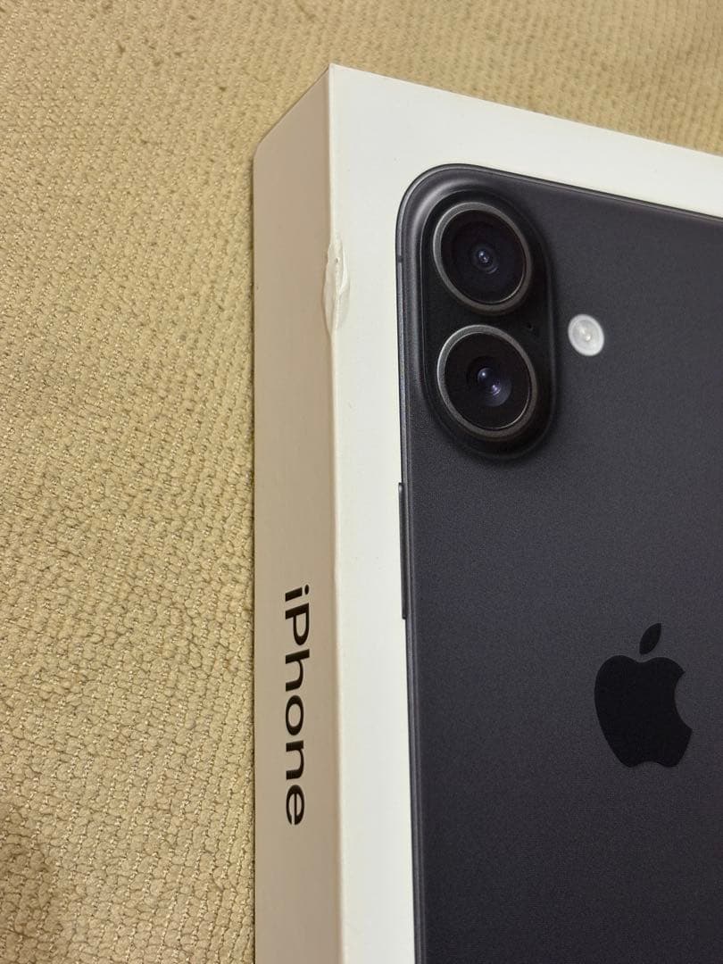 ねねApple iPhone 16ブラック 128GB SIMフリー