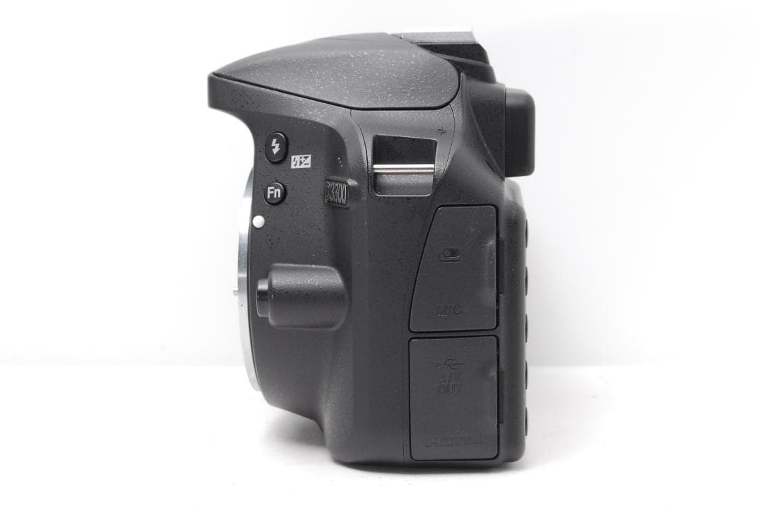 【使用感少　新品級ショット数　ダブルレンズ】Nikon D3300　スマホ転送