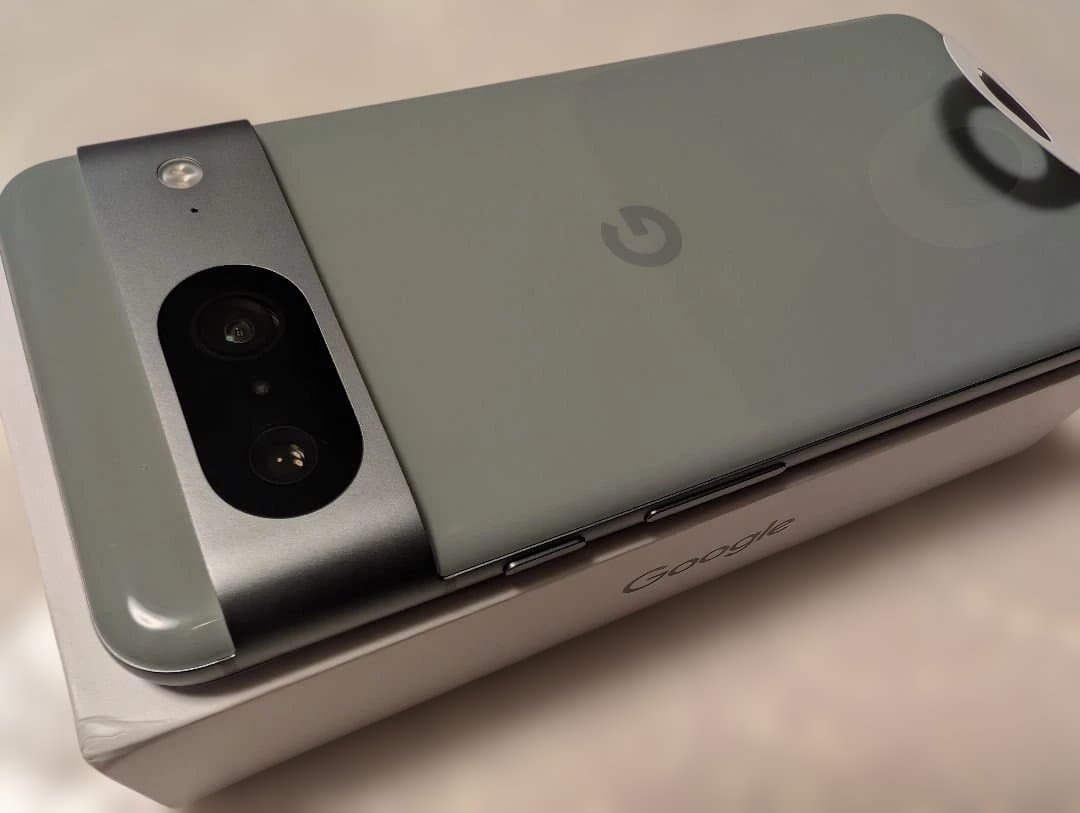 超美品Google Pixel 8 128GB Hazel おまけ新品ケースつき