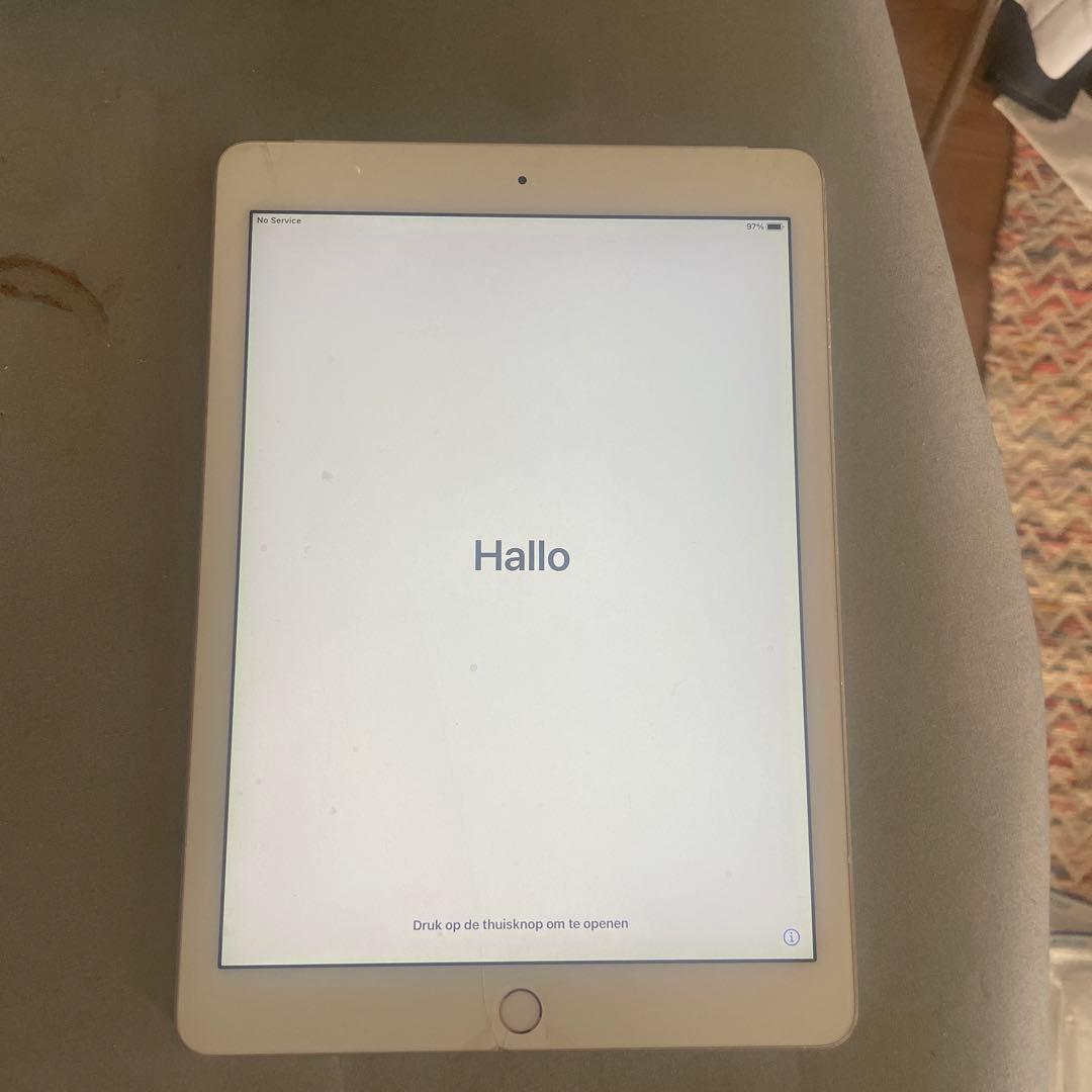 Apple iPad AIR2 9.7インチWi-Fi Cellul 128GB