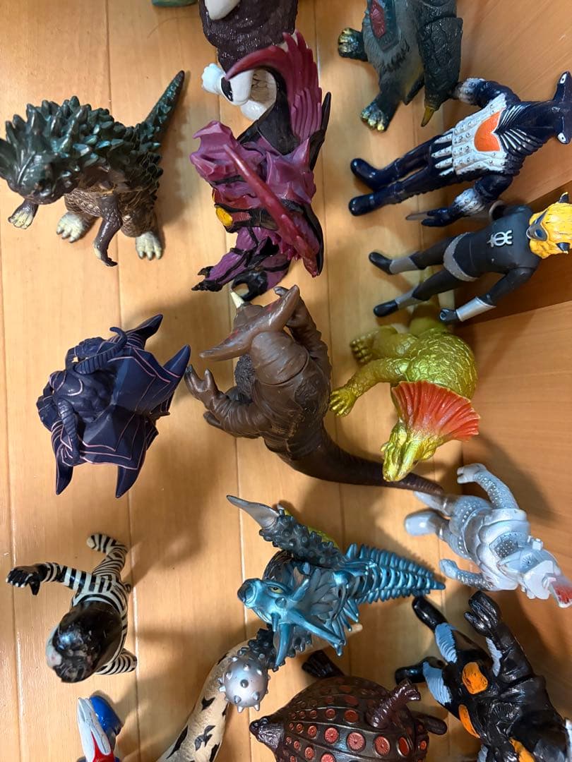 特撮 怪獣 フィギュア セット 多数 - メルカリ