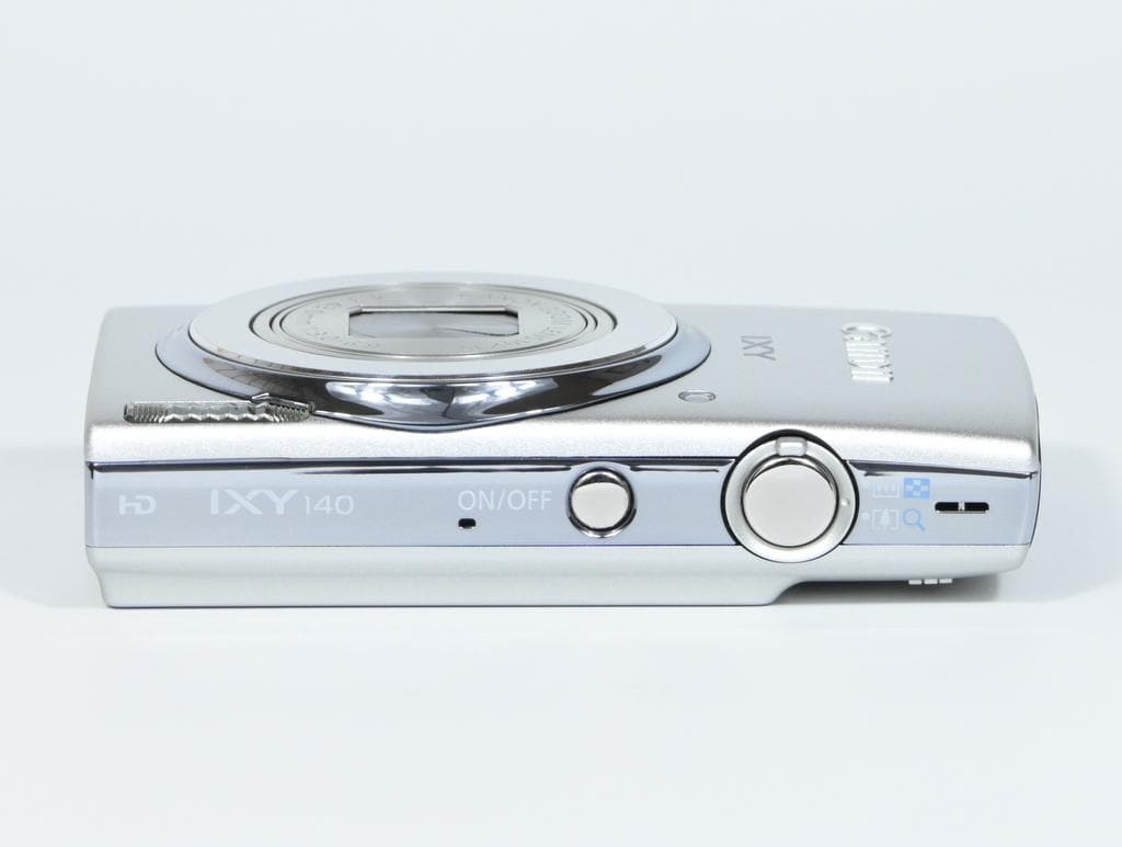 【超美品】 キヤノン　Canon IXY 140 シルバー