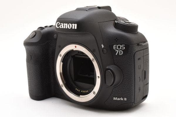 【美品】キャノン Canon EOS 7D Mark II ボディ 一眼レフ