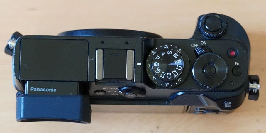 LUMIX DMC-GX8 ミラーレス一眼カメラ 本体と付属品