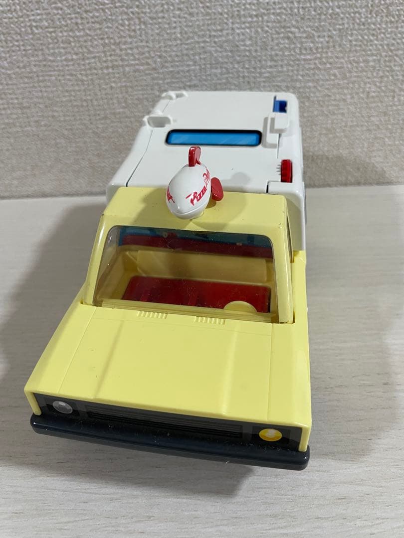 トイストーリー】トミカ ピザプラネット・トラック - メルカリ