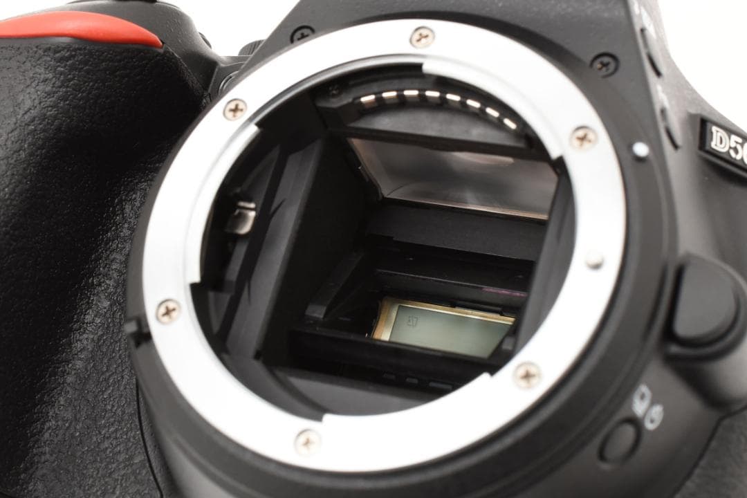 ほぼ新品 Nikon D5600 ダブルレンズキット S数221回 1004